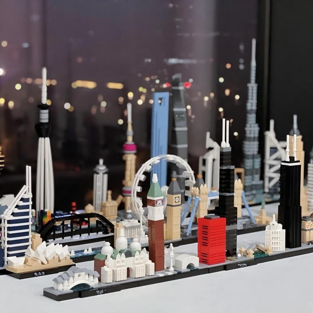 Thirteen Sets of City Models 2 - огляд і ціна Lego Set Creator